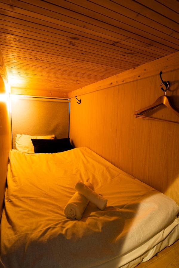 R Hostel Namba South Osaka Buitenkant foto